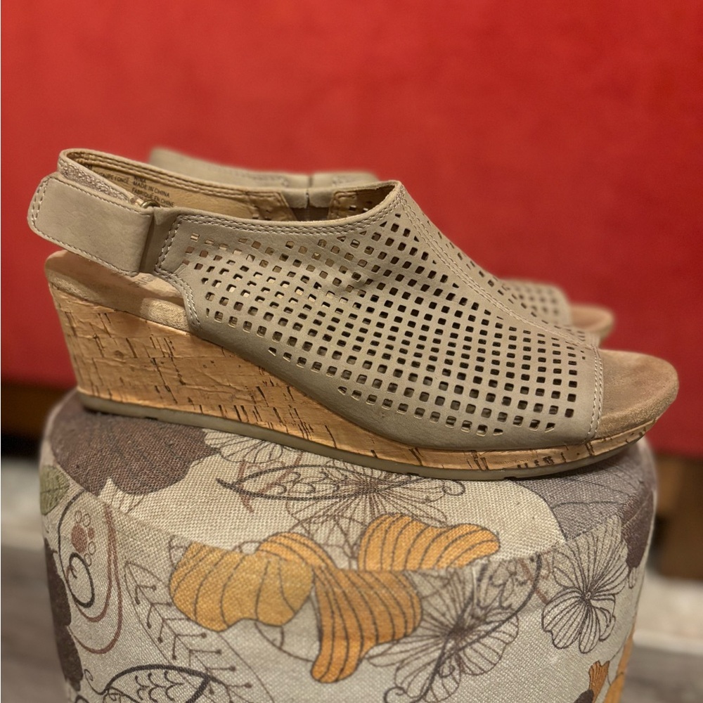 Earth Origins Gray Wedges
